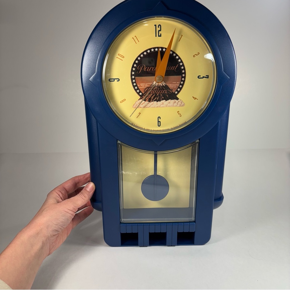 Vtg Paramount Pictures Wall Clock 1994‎ Blue Yellow Plastic Works